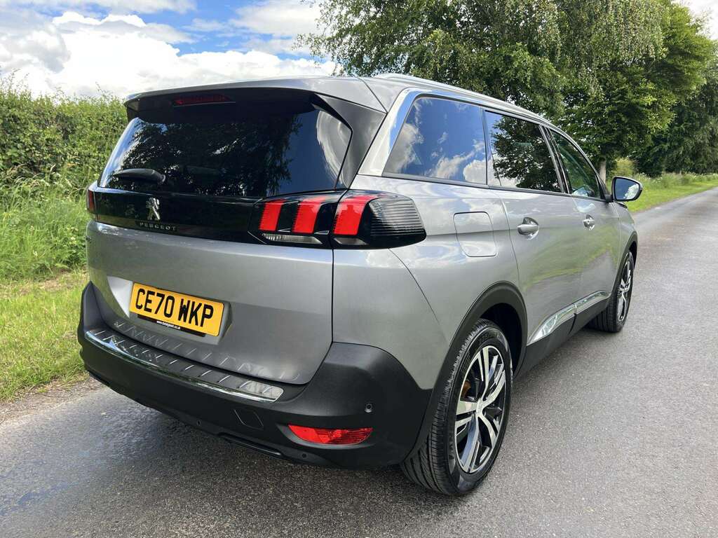 Peugeot 5008 Allure Bluehdi Ss Grey #4
