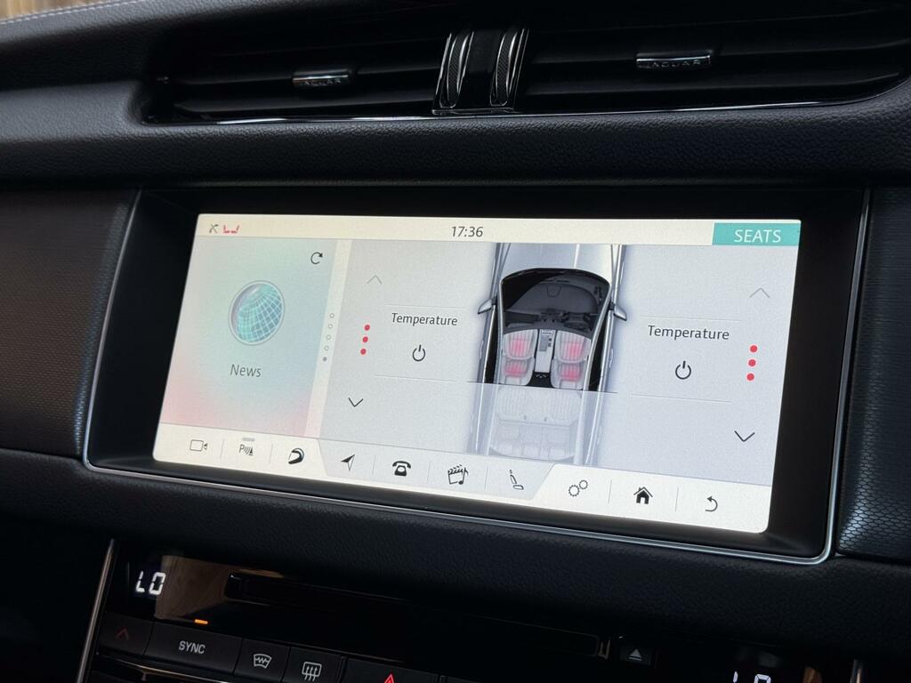 Jaguar XF 3.0D V6 Portfolio Euro 6 Ss Blue #40