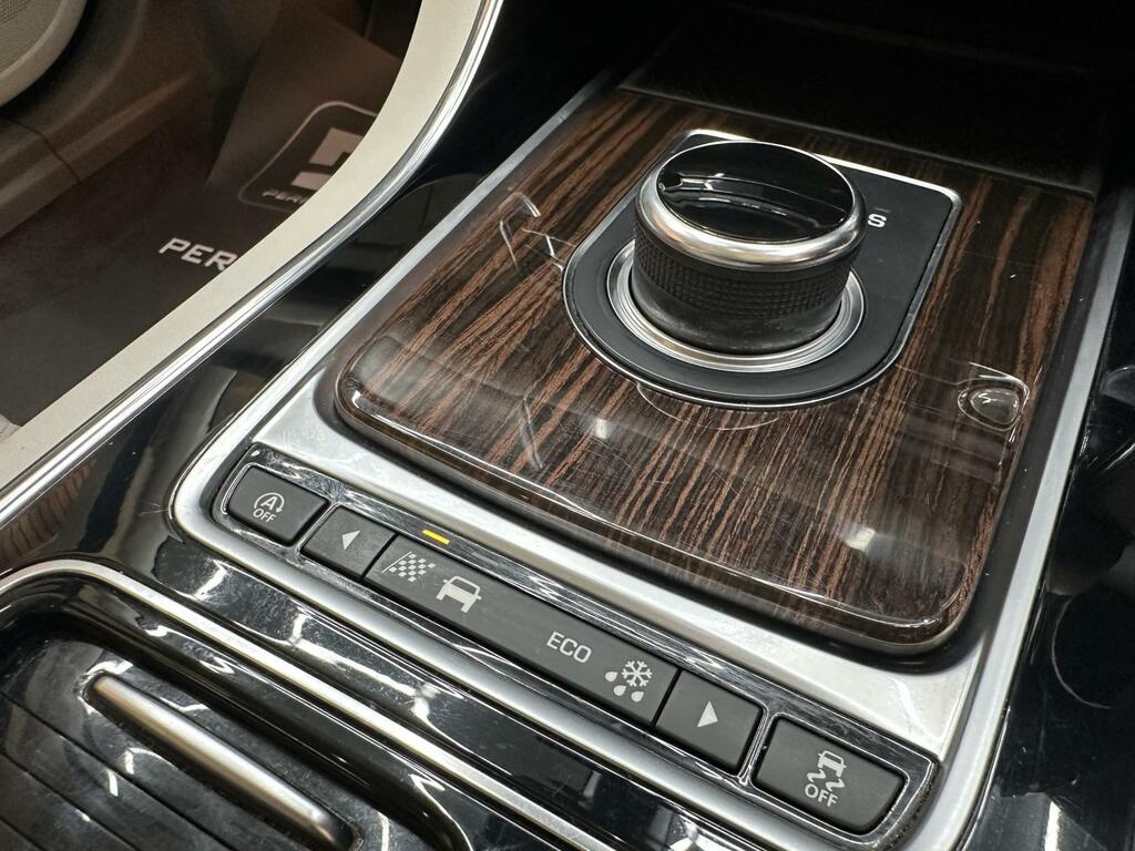 Jaguar XF 2.0I Portfolio Sportbrake Euro 6 Ss White #37