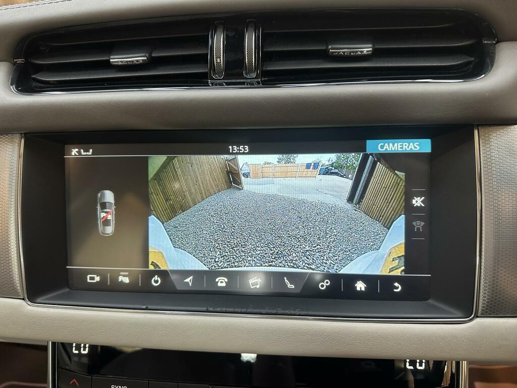 Jaguar XF 2.0I Portfolio Sportbrake Euro 6 Ss White #31