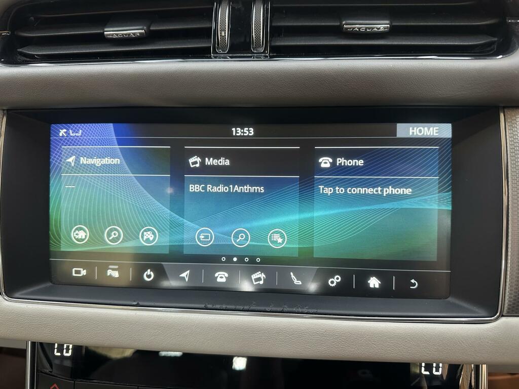 Jaguar XF 2.0I Portfolio Sportbrake Euro 6 Ss White #29