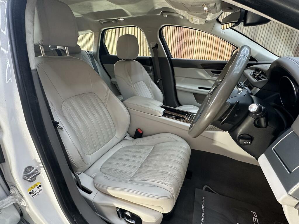 Jaguar XF 2.0I Portfolio Sportbrake Euro 6 Ss White #22