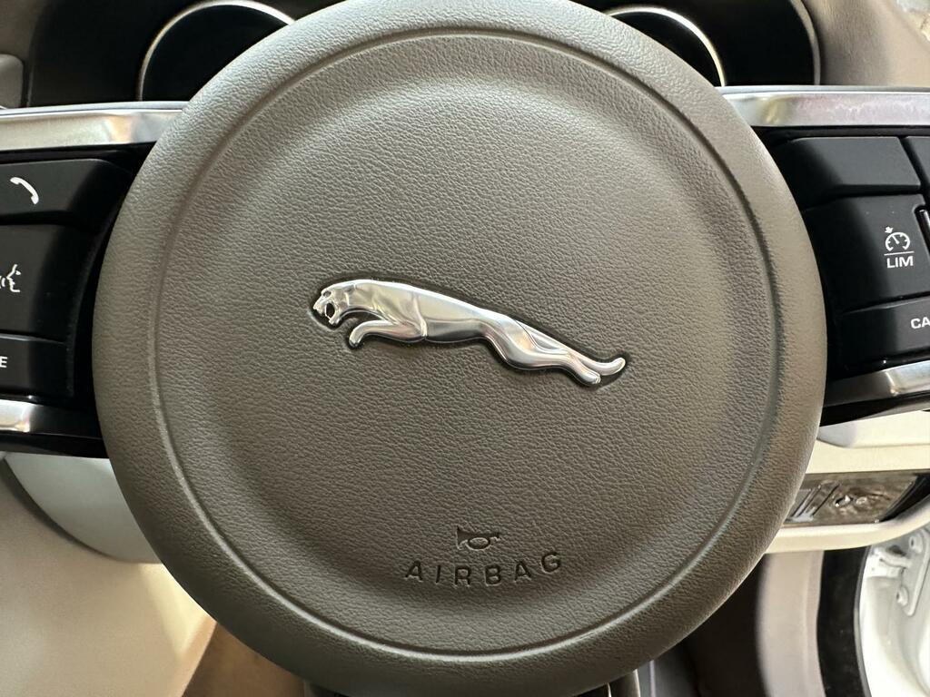 Jaguar XF 2.0I Portfolio Sportbrake Euro 6 Ss White #24