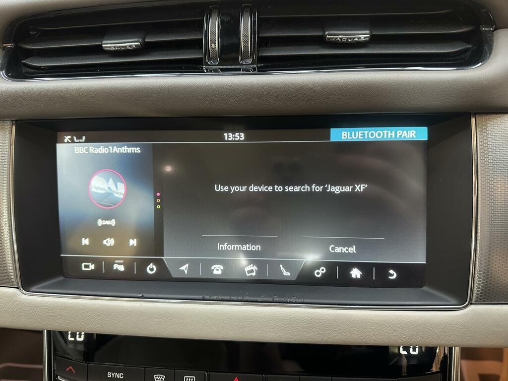 Jaguar XF 2.0I Portfolio Sportbrake Euro 6 Ss White #41