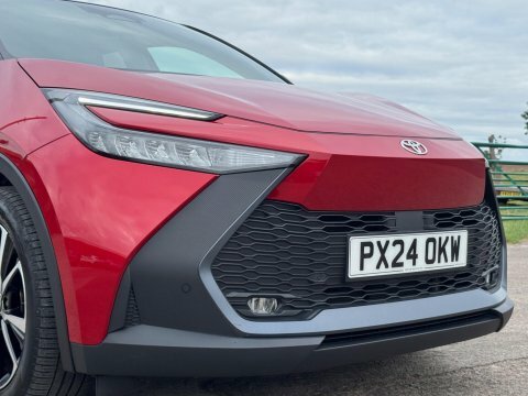 Toyota C-Hr 1.8 Vvt-h Design Red #6
