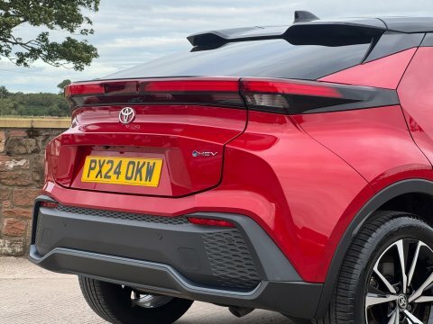 Toyota C-Hr 1.8 Vvt-h Design Red #5