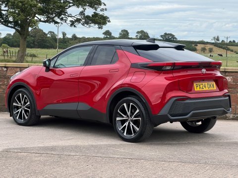 Toyota C-Hr 1.8 Vvt-h Design Red #3