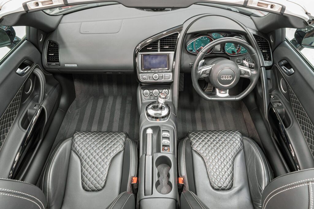 Audi R8 2014 5.2 Fsi V10 Spyder S Tronic Quattr Black #2