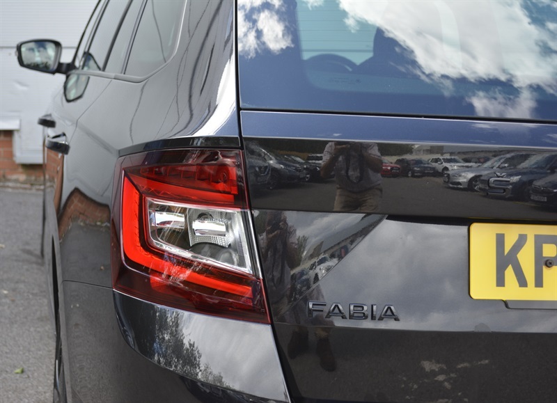 Skoda Fabia 1.0 Tsi Se Hatchback Dsg Euro 6 Ss White #24