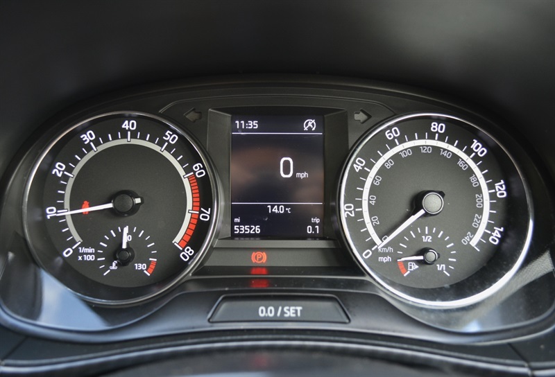 Skoda Fabia 1.0 Tsi Se Hatchback Dsg Euro 6 Ss White #9