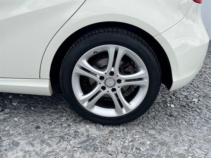 Mercedes-Benz A Class 1.6 A180 Sport Edition Hatchback White #6