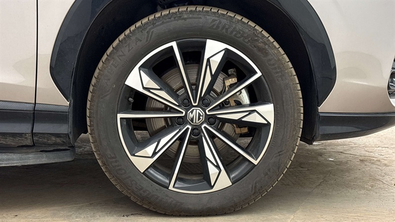 MG HS 1.5 T-gdi 24.7Kwh Trophy Suv Plug-in Hy Silver #6
