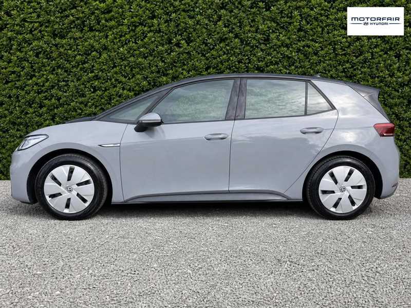 Volkswagen ID.3 Pro Performance 58Kwh Family Hatchback Electri Grey #4