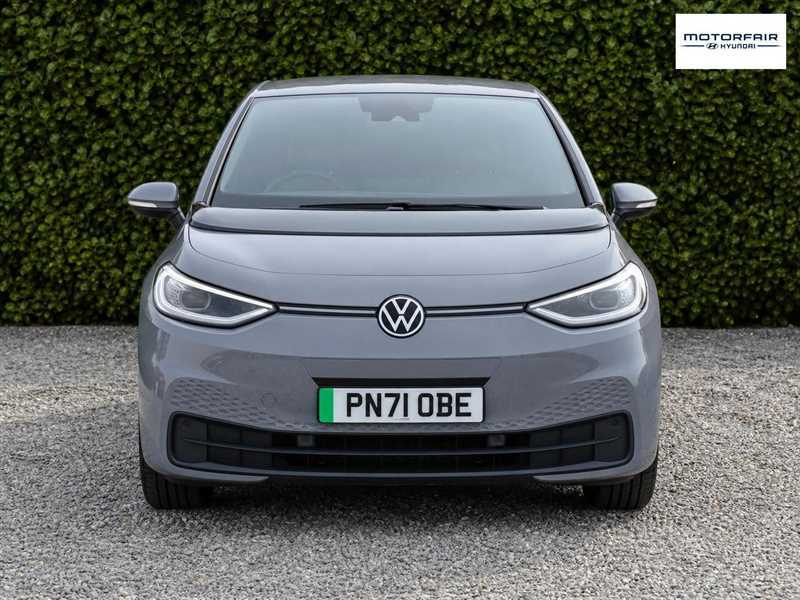 Volkswagen ID.3 Pro Performance 58Kwh Family Hatchback Electri Grey #2