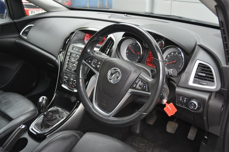 Vauxhall Astra Estate 1.6 16V Sri Sports Tourer Euro 5 2014 White #10