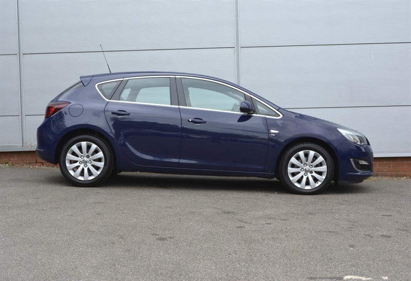Vauxhall Astra Estate 1.6 16V Sri Sports Tourer Euro 5 2014 White #7