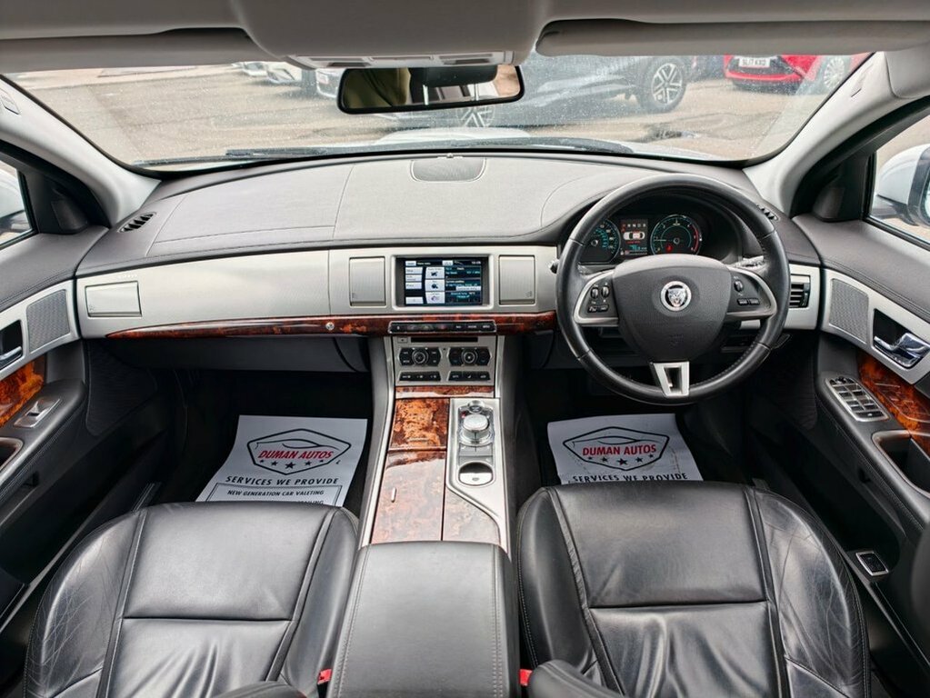 Jaguar XF Se Business Blue #11