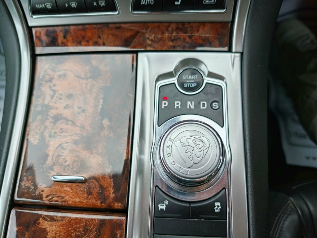 Jaguar XF Se Business Blue #22