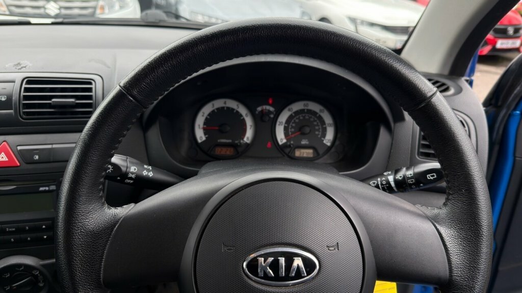 Kia Picanto 1 1.0 5-Door From 2,495 Retail Package Silver #16