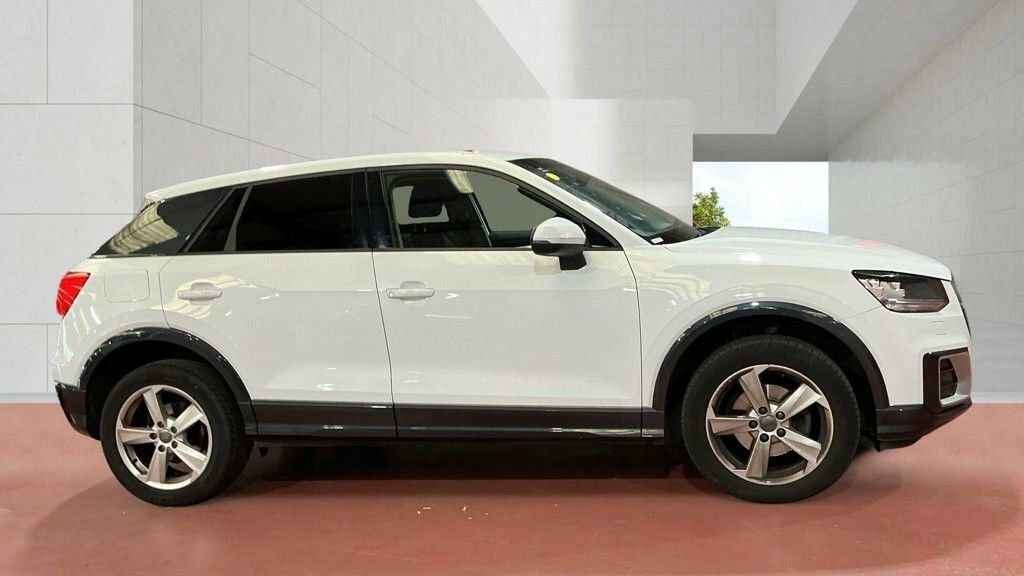 Audi Q2 1L Sport White #5