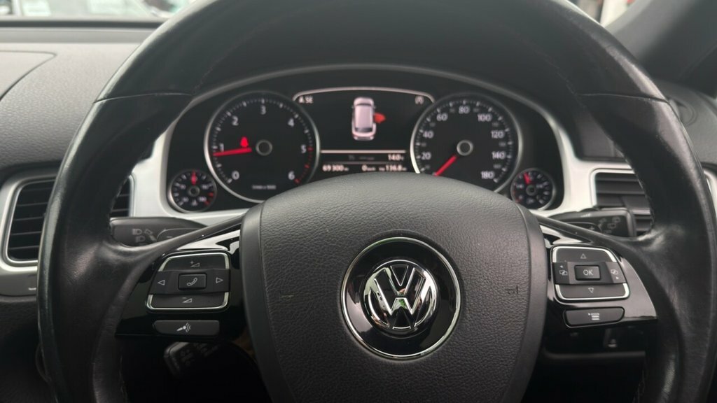 Volkswagen Touareg Blue #14
