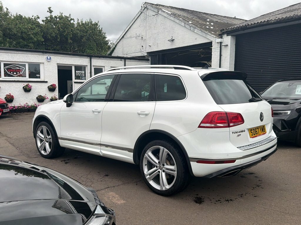 Volkswagen Touareg 3L R-line Plus White #5