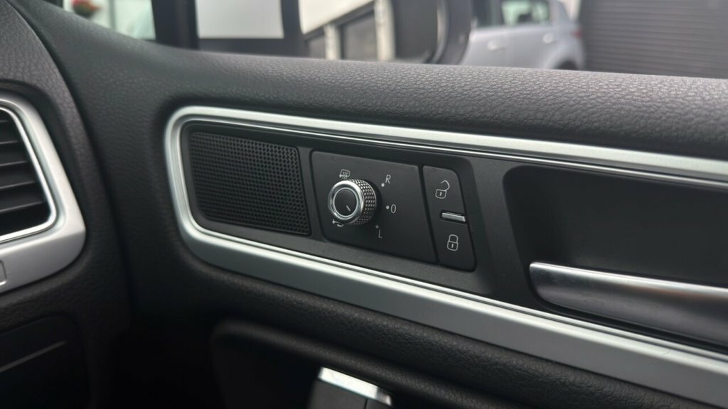 Volkswagen Touareg Blue #18