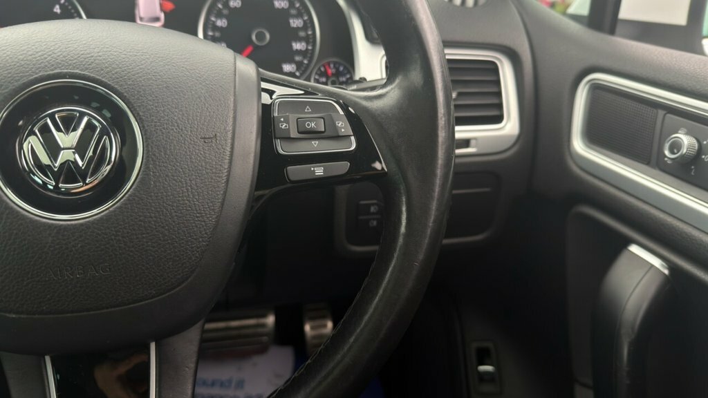 Volkswagen Touareg Blue #15