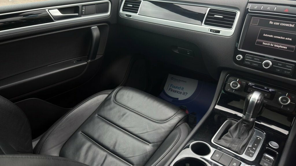 Volkswagen Touareg Blue #16