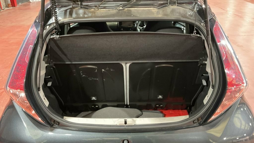 Toyota Aygo 1.0 Vvt-i X Red #7