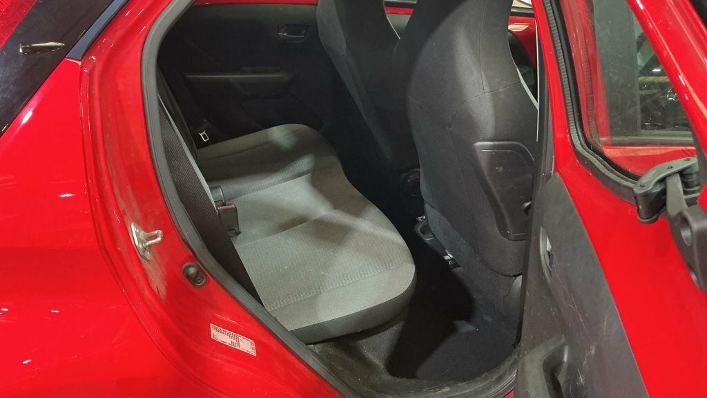 Toyota Aygo 1.0 Vvt-i X-clusiv X-shift Red #7
