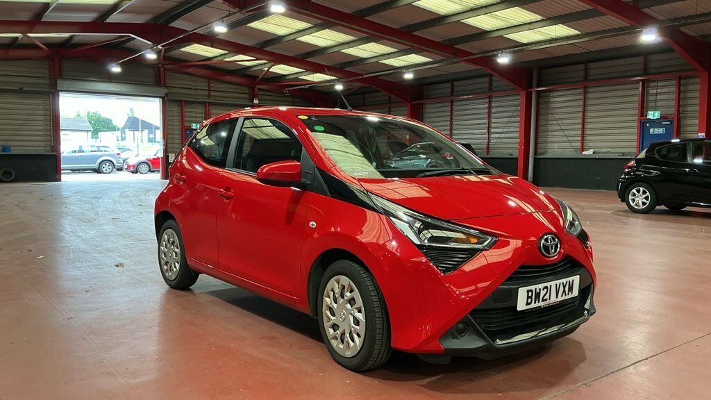 Toyota Aygo 1L X-play Red