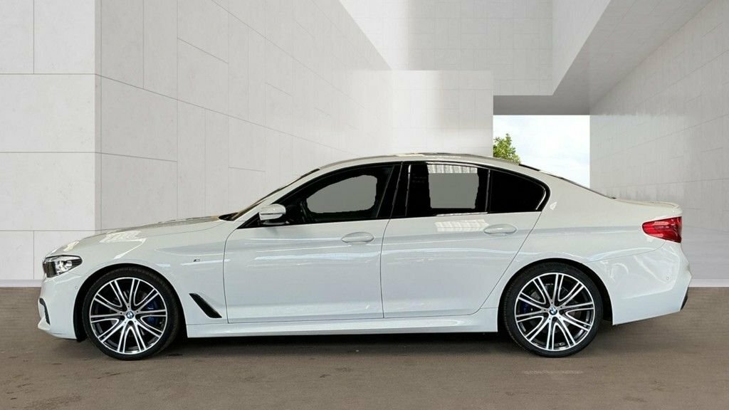 BMW 5 Series 3L M Sport White #6
