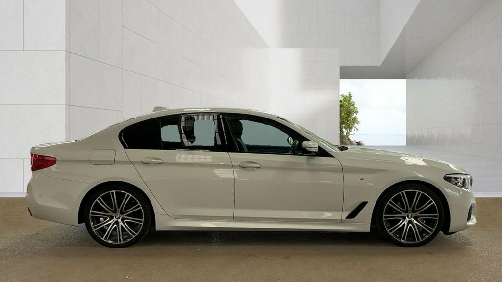 BMW 5 Series 3L M Sport White #5