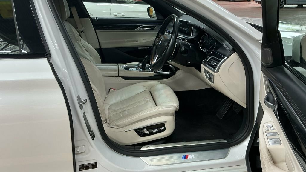 BMW 7 Series 3L M Sport White