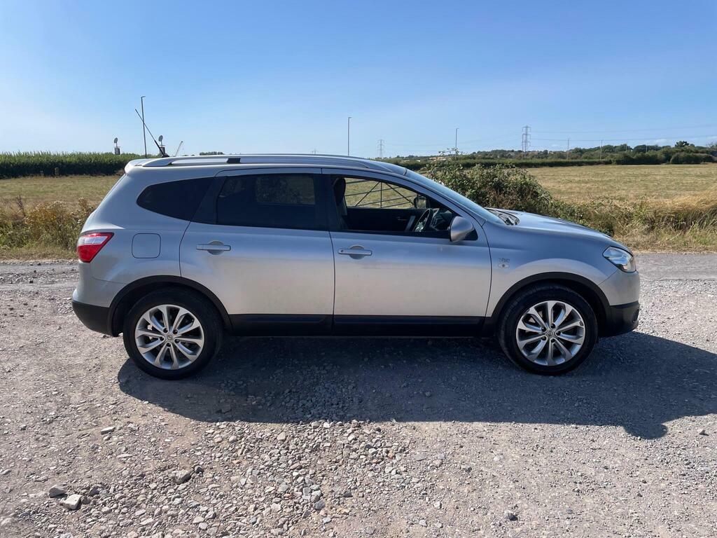 Nissan Qashqai+2 N-tec Plus 2 White #24