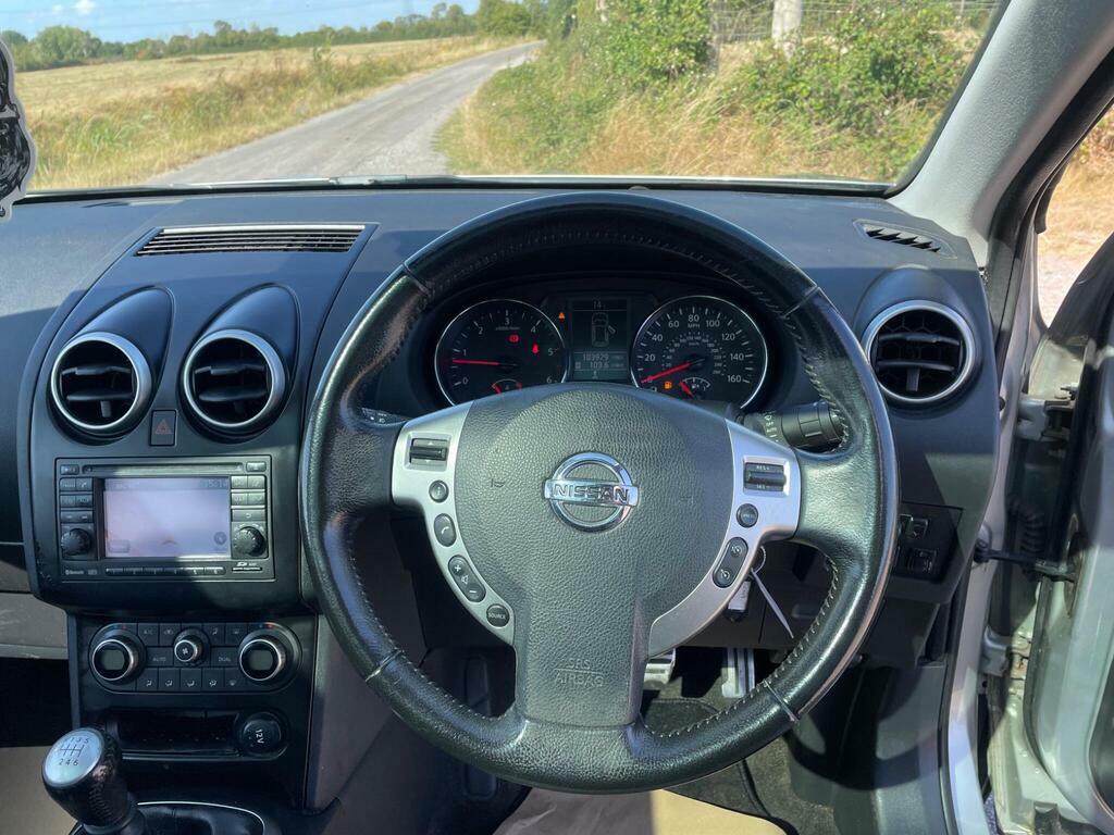 Nissan Qashqai+2 N-tec Plus 2 White #23