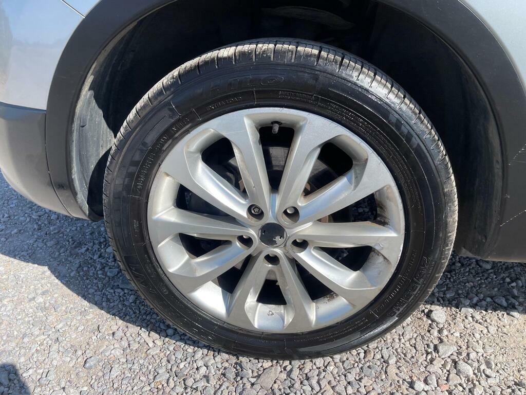 Nissan Qashqai+2 N-tec Plus 2 White #30