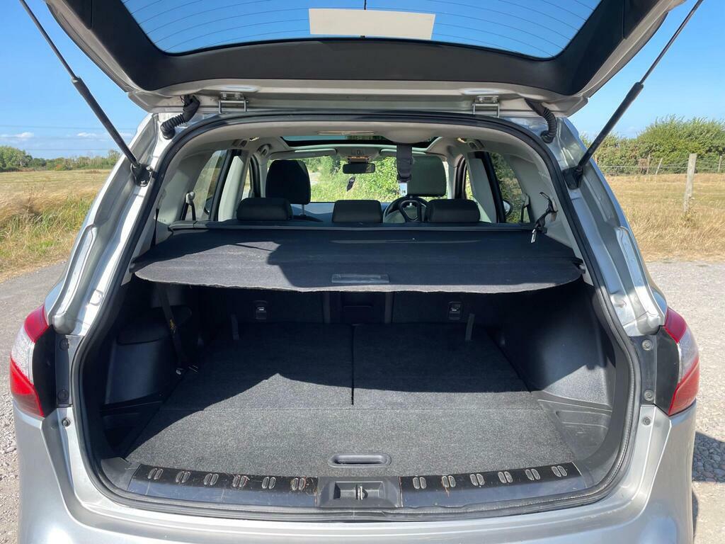Nissan Qashqai+2 N-tec Plus 2 White #10