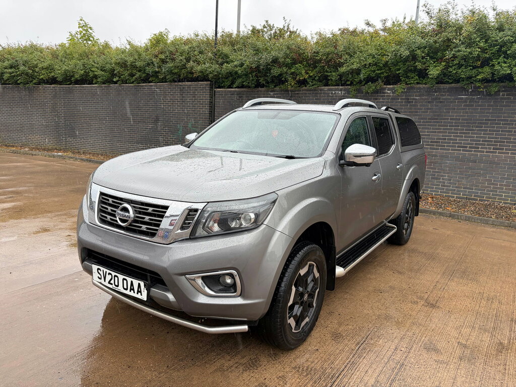 Nissan Navara 2.3 Dci Tekna Pickup Double Cab 4W Grey