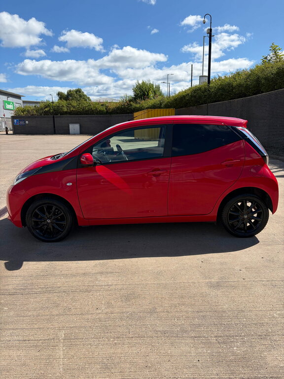 Toyota Aygo 1.0 Vvt-i X-style Hatchback Euro SV67PBF Red #2