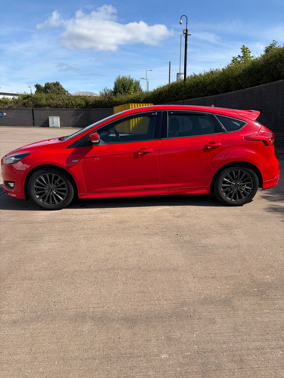 Ford Focus 1.5 St-line Tdci 5 Seat Family Hatchback Wi Grey #2