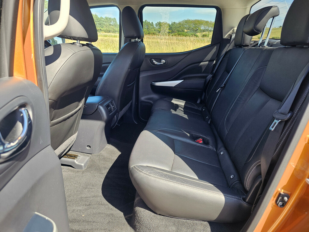Nissan Navara 2.3 Tekna Dci 12 08 2018 Yellow #5