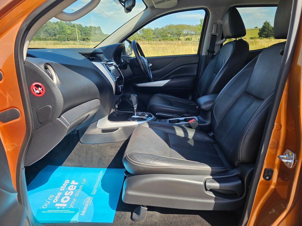 Nissan Navara 2.3 Tekna Dci 12 08 2018 Yellow #2