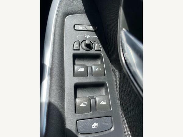 Volvo V40 2.0 D3 R-design Lux Geartronic Euro 5 Ss Blue #29