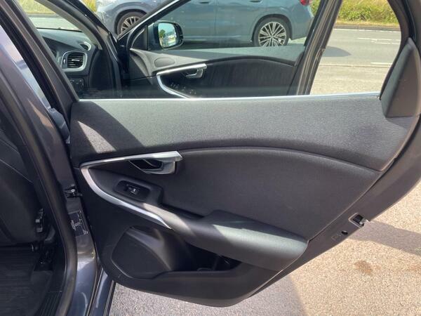 Volvo V40 2.0 D3 R-design Lux Geartronic Euro 5 Ss Blue #16