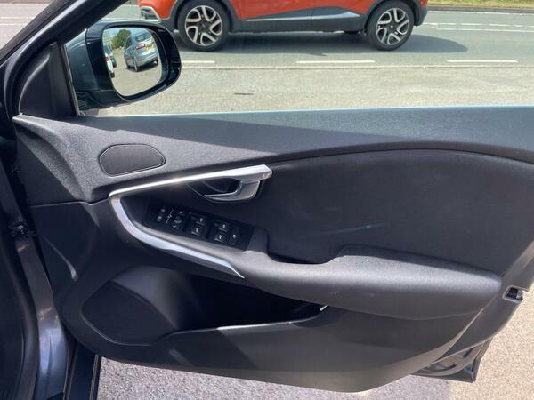 Volvo V40 2.0 D3 R-design Lux Geartronic Euro 5 Ss Blue #14