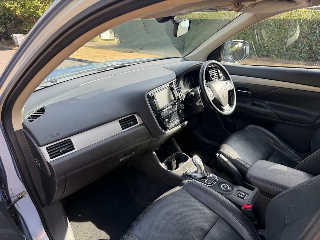 Mitsubishi Outlander 2.0H 12Kwh Gx4h Suv Black #17