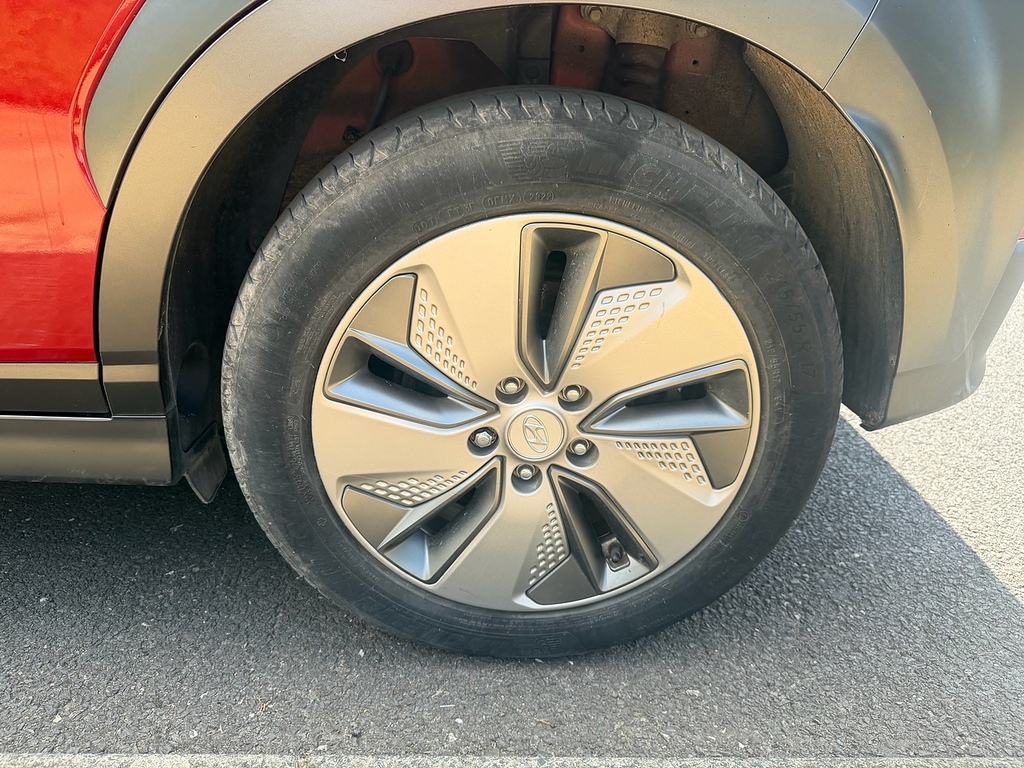 Hyundai Kona Estate Grey #26