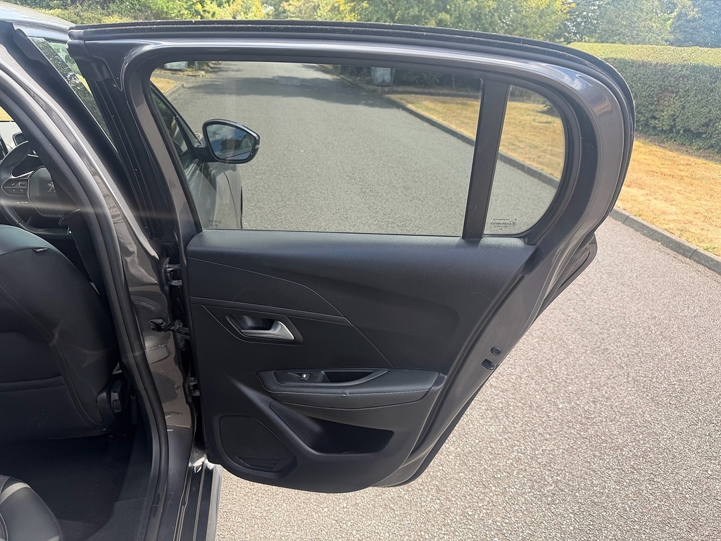 Peugeot 208 1.2 Puretech 100 Allure Premium Grey #29